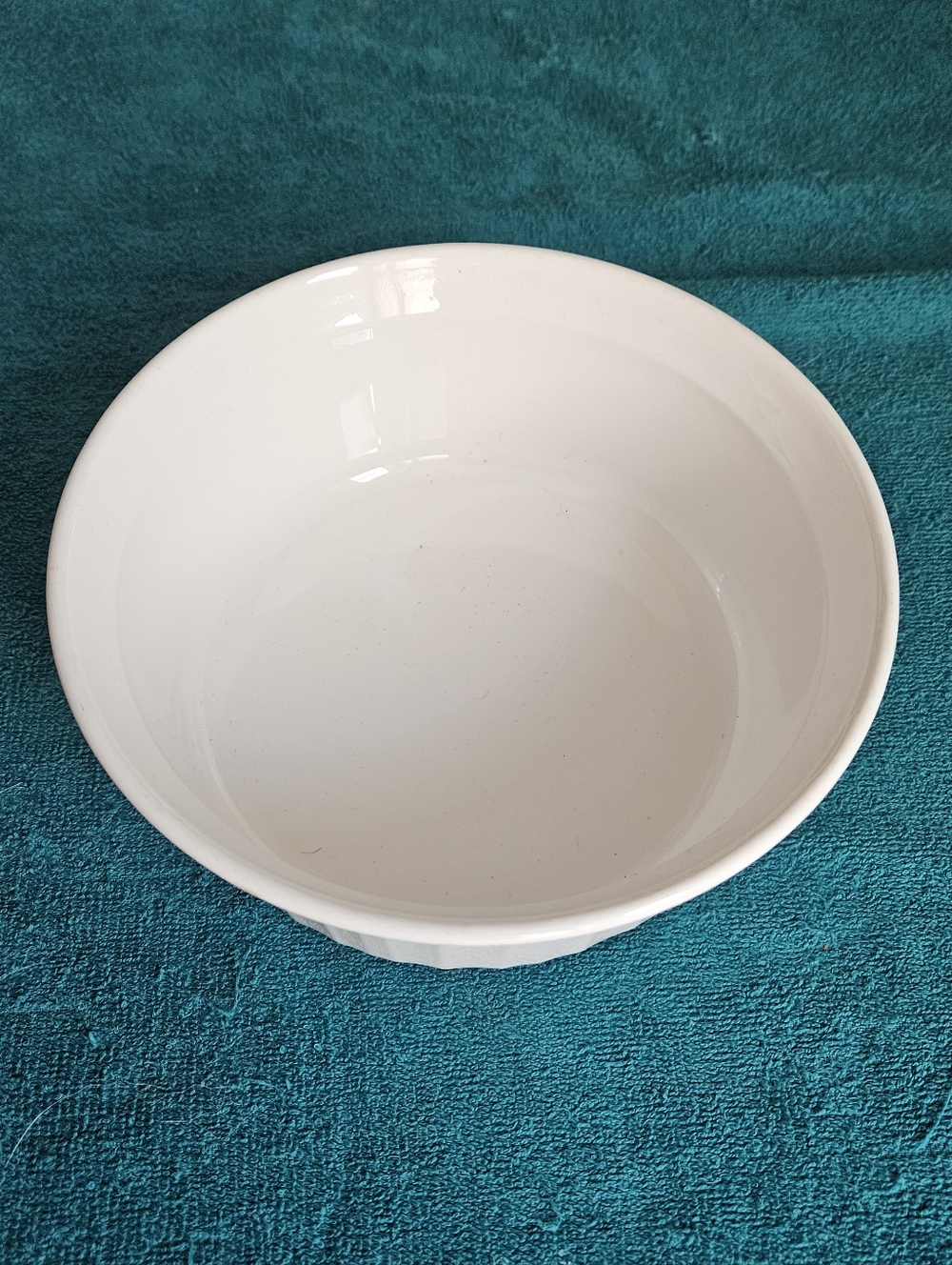 Corningware French White Ribbed Casserole with Clear Glass Lid 1.6 Liter - Picture 4 of 4